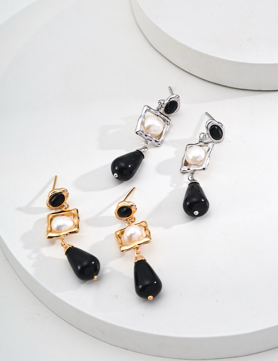 Midnight Muse|S925 Pearl & Black Onyx Drop Earrings